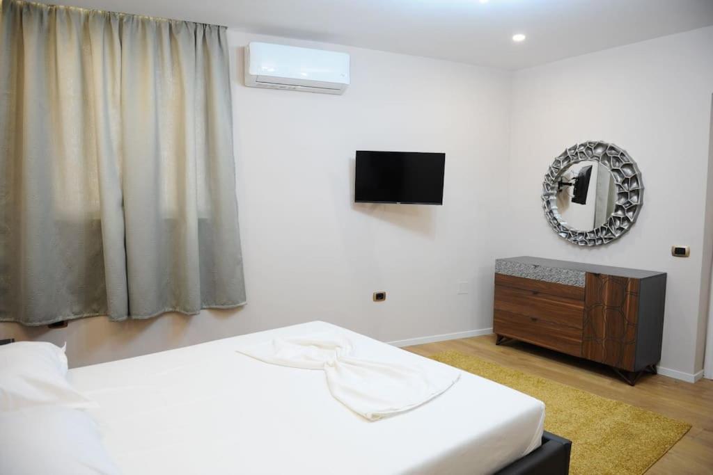 Grandpa House App.1 Apartment Tiranë Ngoại thất bức ảnh