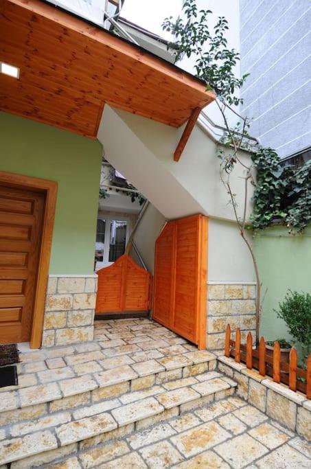 Grandpa House App.1 Apartment Tiranë Ngoại thất bức ảnh
